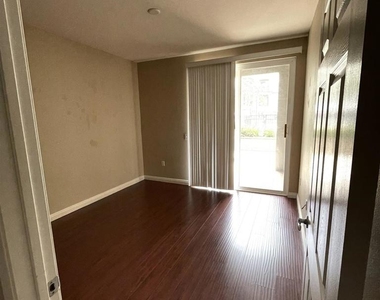 9229 Regents Rd - Photo Thumbnail 3