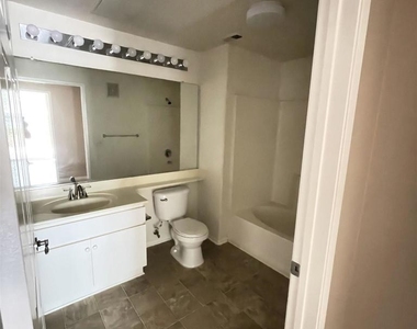 9229 Regents Rd - Photo Thumbnail 4