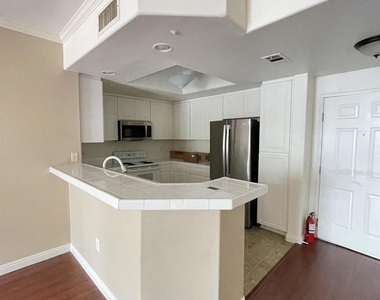9229 Regents Rd - Photo Thumbnail 1