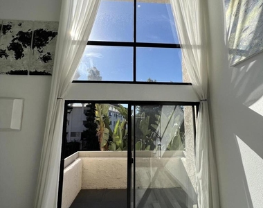 1440 Veteran Avenue - Photo Thumbnail 2