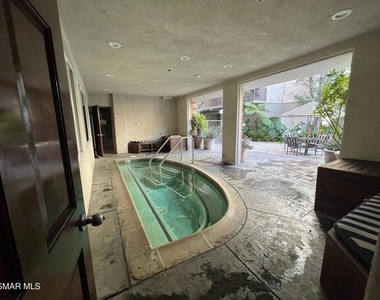 1440 Veteran Avenue - Photo Thumbnail 10