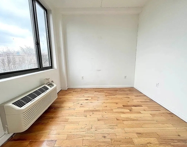 324 Melrose Street - Photo Thumbnail 10
