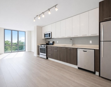 1524 Sheepshead Bay Road - Photo Thumbnail 3