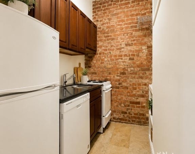 211 Clinton St. - Photo Thumbnail 2