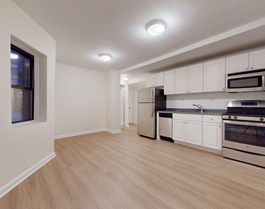 East 84th Street - Photo Thumbnail 8