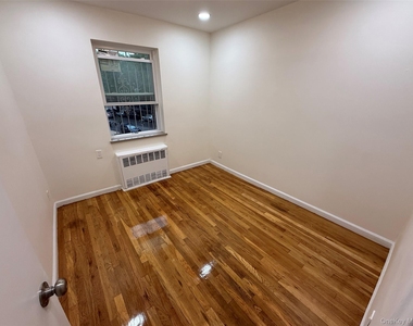 59th Street - Photo Thumbnail 15