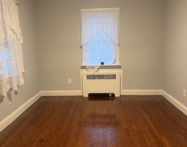 302 Oakford Street - Photo Thumbnail 13