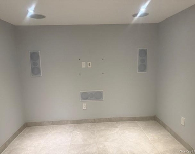 302 Oakford Street - Photo Thumbnail 23