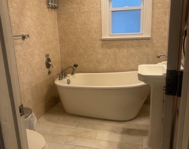 302 Oakford Street - Photo Thumbnail 8