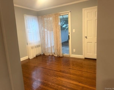 302 Oakford Street - Photo Thumbnail 10