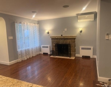 302 Oakford Street - Photo Thumbnail 4