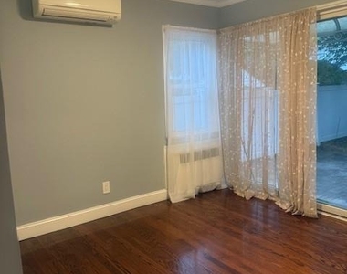 302 Oakford Street - Photo Thumbnail 9