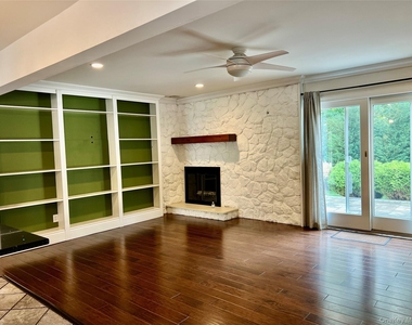 18 Melrose - Photo Thumbnail 22