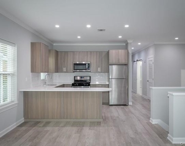 500 Sutton Court - Photo Thumbnail 3