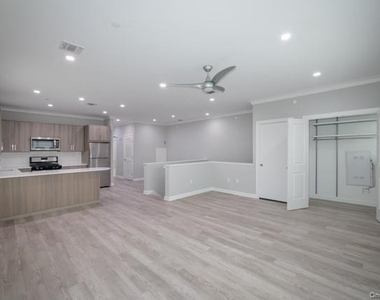 500 Sutton Court - Photo Thumbnail 6