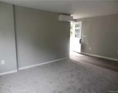 41 Willow Avenue - Photo Thumbnail 14