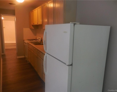 41 Willow Avenue - Photo Thumbnail 6
