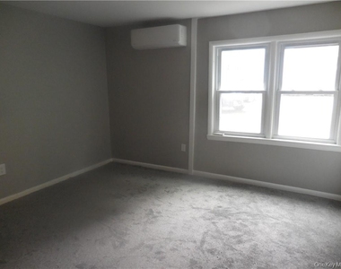 41 Willow Avenue - Photo Thumbnail 11