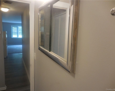 41 Willow Avenue - Photo Thumbnail 8