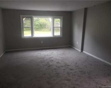 41 Willow Avenue - Photo Thumbnail 4