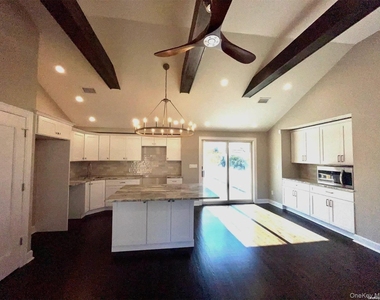 3874 Jerusalem Avenue - Photo Thumbnail 2