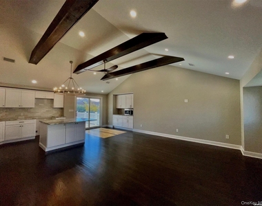 3874 Jerusalem Avenue - Photo Thumbnail 6