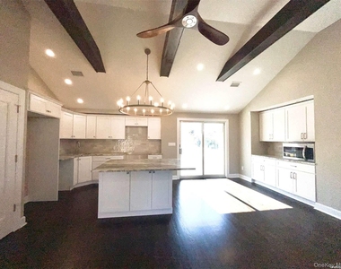3874 Jerusalem Avenue - Photo Thumbnail 14