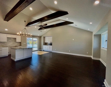 3874 Jerusalem Avenue - Photo Thumbnail 9