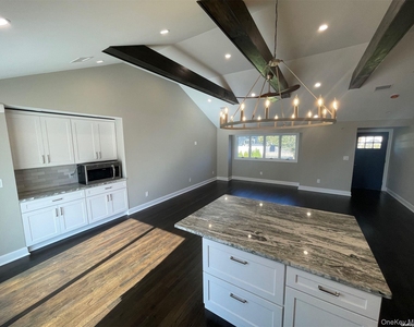 3874 Jerusalem Avenue - Photo Thumbnail 4