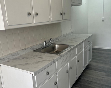 50-52 Gibson Boulevard - Photo Thumbnail 4