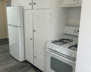 50-52 Gibson Boulevard - Photo Thumbnail 3