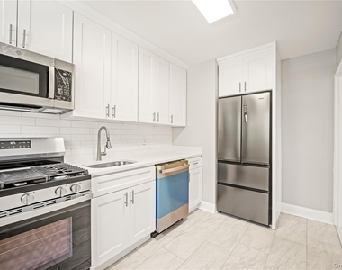 73-10 Springfield Boulevard - Photo Thumbnail 3