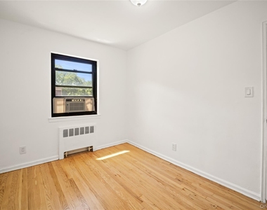 73-10 Springfield Boulevard - Photo Thumbnail 10