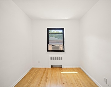 73-10 Springfield Boulevard - Photo Thumbnail 12