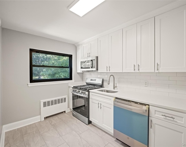 73-10 Springfield Boulevard - Photo Thumbnail 4
