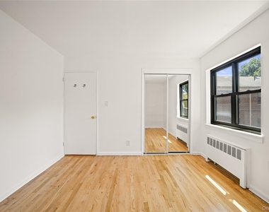 73-10 Springfield Boulevard - Photo Thumbnail 7