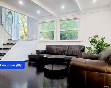18 Fraternity Lane - Photo Thumbnail 1