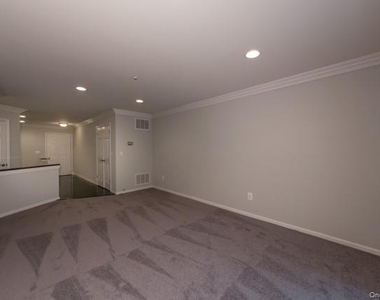 16 Sylvan Lane - Photo Thumbnail 4