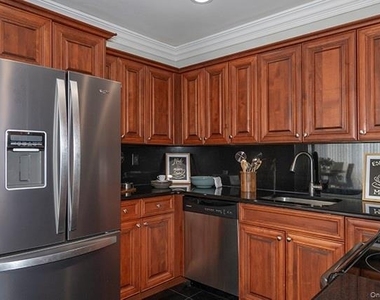 21 Sylvan Lane - Photo Thumbnail 2