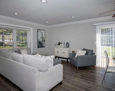 21 Sylvan Lane - Photo Thumbnail 3