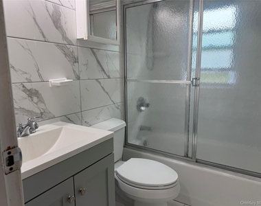 124 Parkdale Drive - Photo Thumbnail 9