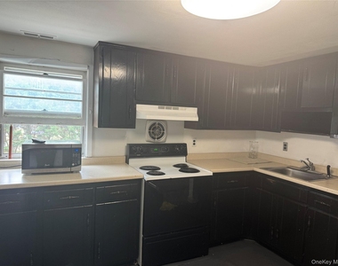 124 Parkdale Drive - Photo Thumbnail 11