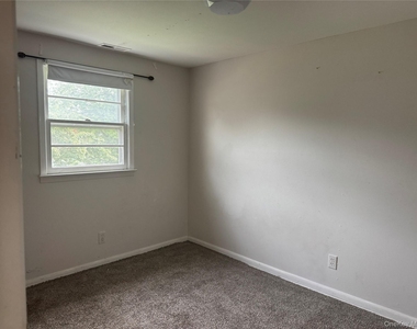 124 Parkdale Drive - Photo Thumbnail 7
