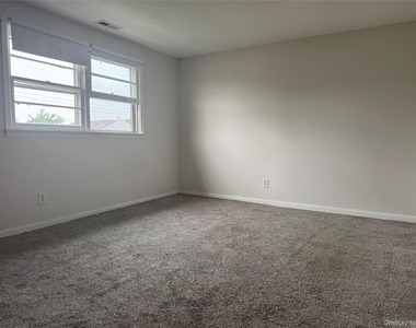 124 Parkdale Drive - Photo Thumbnail 25