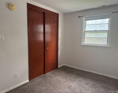 124 Parkdale Drive - Photo Thumbnail 20