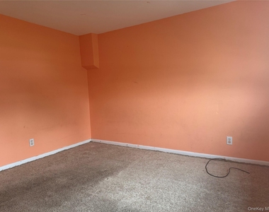 124 Parkdale Drive - Photo Thumbnail 18