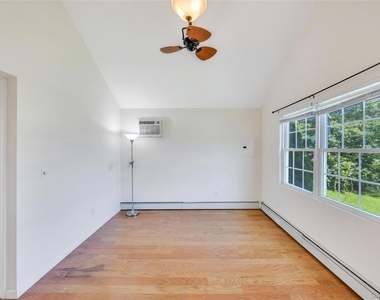 22 Maplewood Avenue - Photo Thumbnail 19