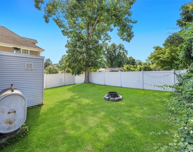 22 Maplewood Avenue - Photo Thumbnail 5