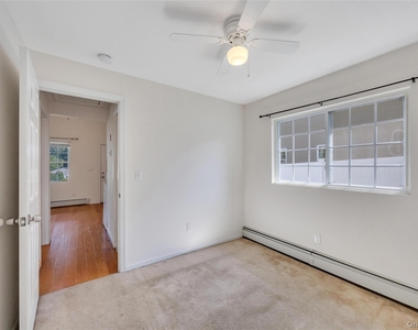 22 Maplewood Avenue - Photo Thumbnail 8