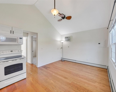 22 Maplewood Avenue - Photo Thumbnail 15